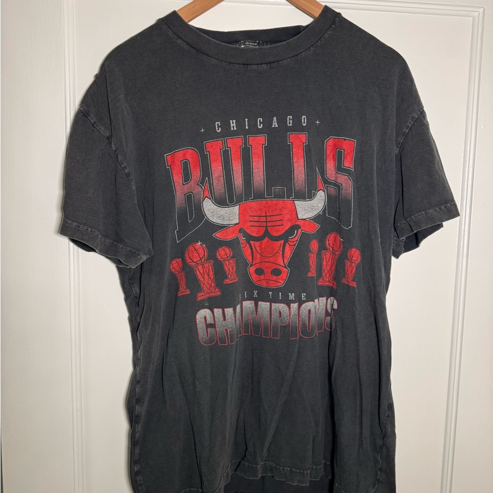 Abercrombie & Fitch Chicago Bulls Graphic T-Shirt - Black READ FIRST